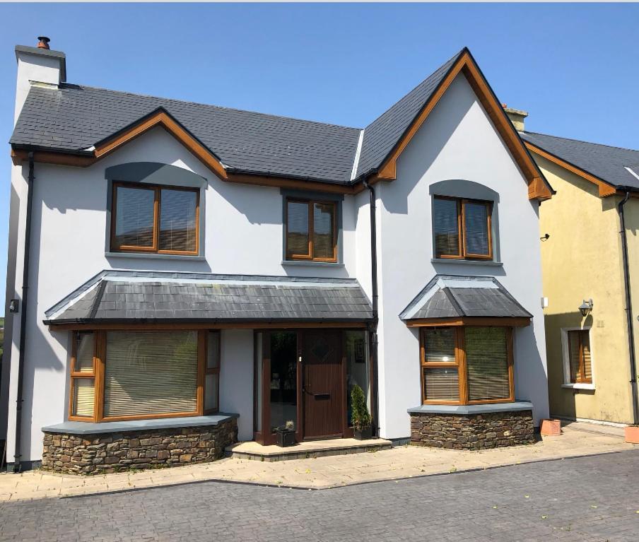 Picturesque Riverside Home Cahersiveen Exterior photo